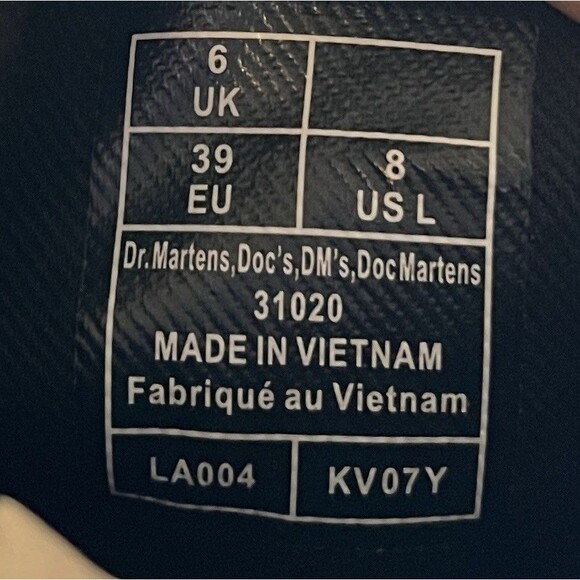 Dr. Doc Martens 1460 Vegan Crushed Velvet Womens Size 8 Boots Black Laces 8-Eye - Picture 7 of 8